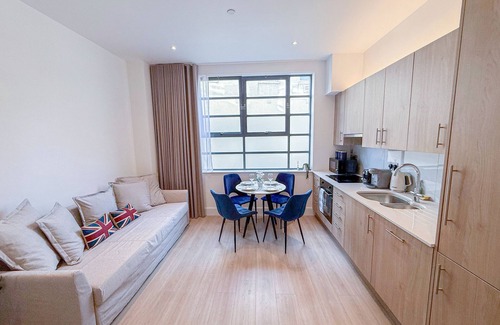 St. Johns Wood Apartment | Chic studio flat in Regent's Park near Marylebone
