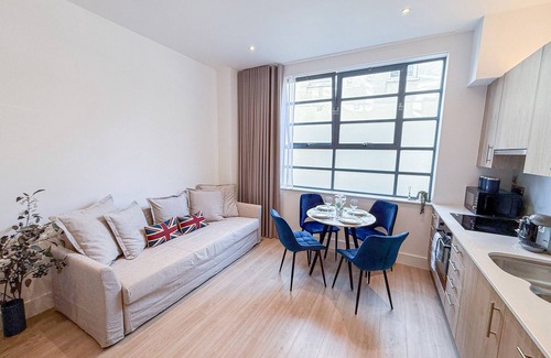 St. Johns Wood Apartment | Chic studio flat in Regent's Park near Marylebone