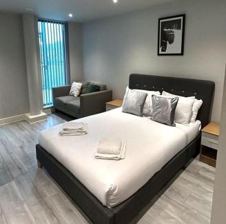 Bracknell Apartment | Chic Studio in Bracknell at convenient location