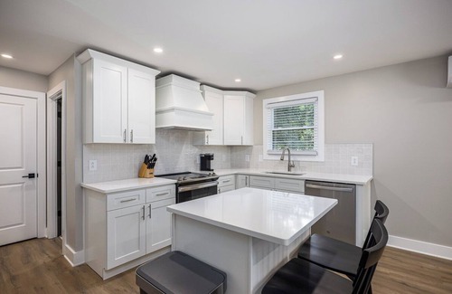 Hillsboro West End Apartment | Chic Studio Near Vanderbilt/Hillsboro | The Nomad