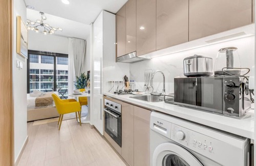 Nad Al Sheba Apartment | Chic Studio with Private Balcony