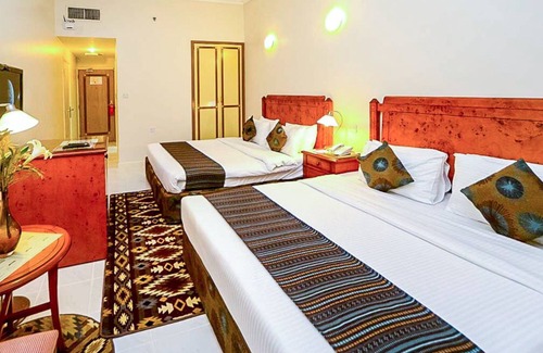 Sharjah Apartment | Chic Suite In Lively Area Near Rolla Square Park