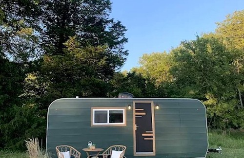 Scottsboro House | Chic Tennessee Vacation Rental Perfect for Glamping near Nashville