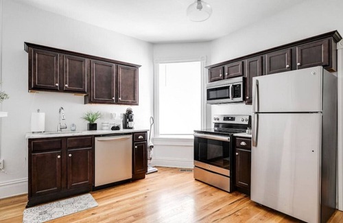 Church Hill Apartment | Chic Urban Couples Retreat: Perfect Getaway 'n RVA