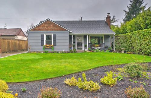 Lincoln House | Chic Vancouver Cottage 1 Mile to Main Street