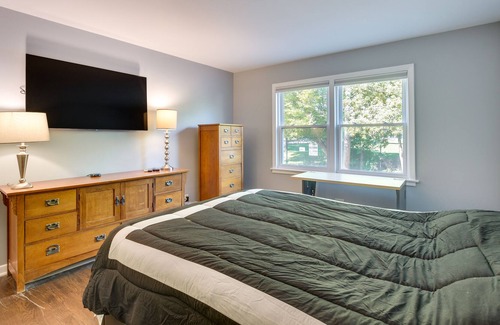 Norwood Park West Condo | Chicago Condo < Half-Mi to Ascension Resurrection!