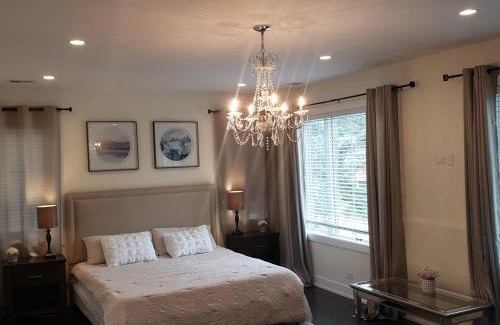 Wilmette Villa | Chicago NorthShore Luxury Private Vacation Rental