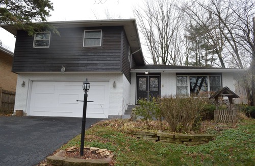 Villa Park House | Chicago suburbs executive retreat with great access