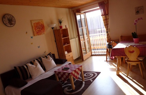 Taching a.See Apartment | Child-friendly farm in a quiet panoramic location in Taching am See