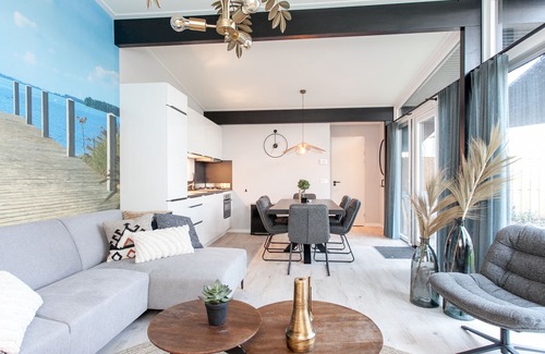 Municipality of Barneveld House | Child-friendly house with trampoline