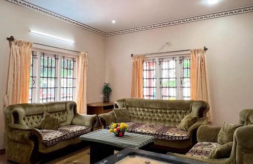 Thalayathimund Hotel | Chill Inn - Families Only