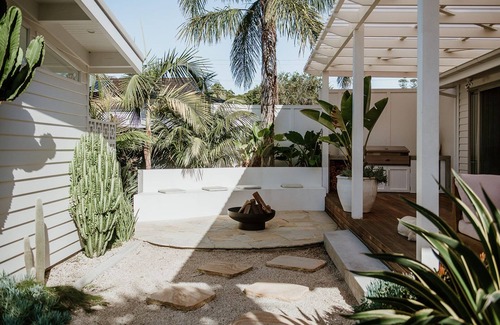 Gerringong House | Chilled beachhouse for 6 guests.Yoga & Pilates studio,firepit & mineral pool.
