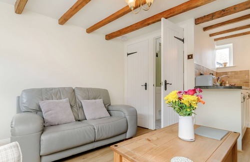 Guisborough Cottage | CHIMES COTTAGE, pet friendly, with a garden in Guisborough