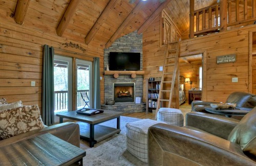 McCaysville House | Chimney Path On Fightingtown Creek - Cuddleup