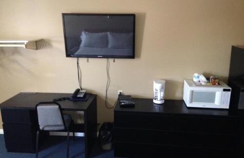 Sundre Hotel | Chinook Country Inn