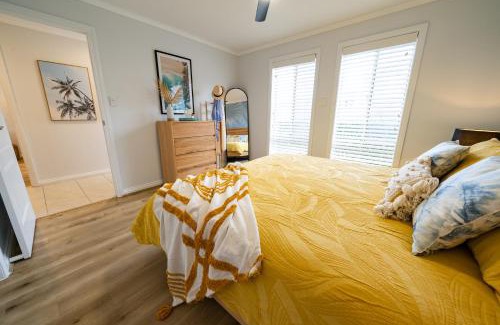 Hayborough House | Chiton Breeze Stylish Family Beach House With Kids Retreat, 200m From Beach