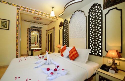 Indore Hotel | Chokhi Dhani Aangan