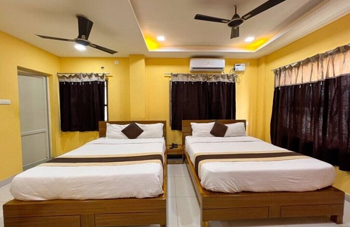 Tiruchirappalli Hotel | Cholas Castle inn