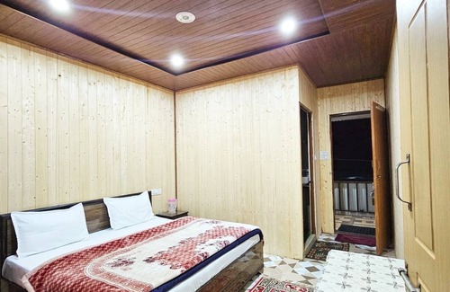 Dugalbitta Hotel | Chopta Gaurav Hotel