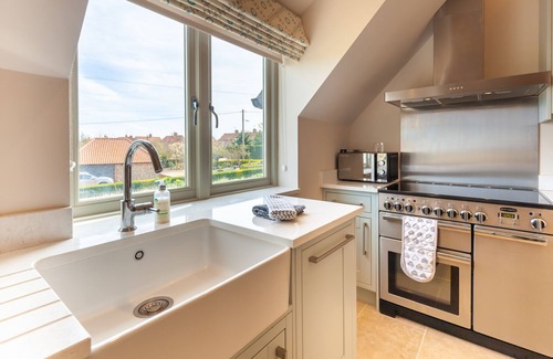 Docking Apartment | Choseley Cottage - modern cottage sleeping 6 in Docking