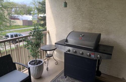 North Central Edmonton Apartment | Chris Cozy Condo Commonwealth #205 Edmonton