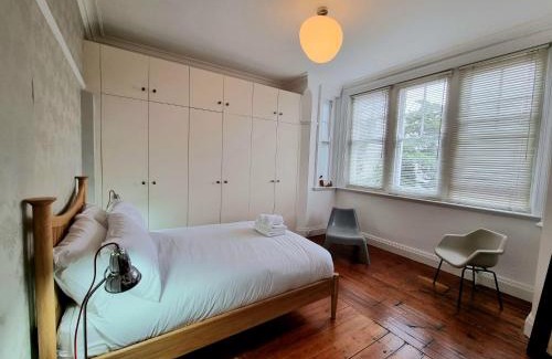Brondesbury Park Apartment | Christchurch Apartment
