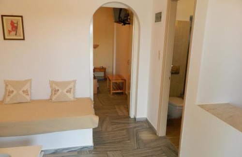 Ampelas Apartment | Christiana Hotel