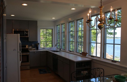 Blue Hill Cottage | Christine's Cottage - Private Oceanfront