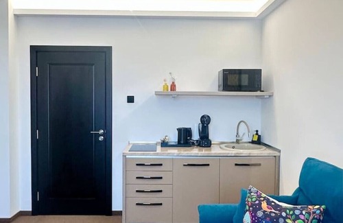 Satu Mare Apartment | Chroma Deluxe King Studio by Eclectic 6