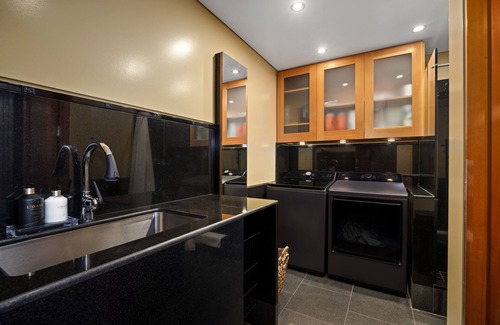 Bellingham House | Chuckanut Point Villa Luxury Waterfront Retreat | Sleeps 8 | Stunning Views