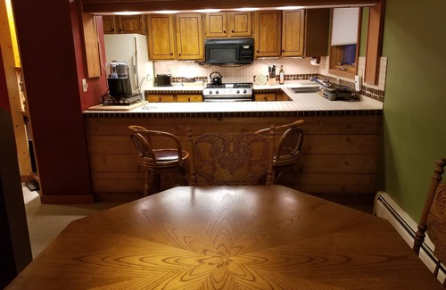 Scenic Foothills House | Chugach Foothills Chalet - a charming, quiet east Anchorage retreat!