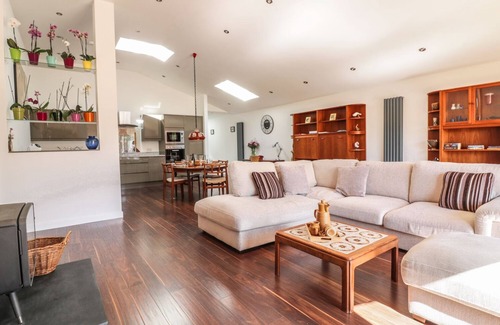 Quintrell Downs House | CHY LAGEN HOS, family friendly, with open fire in Newquay