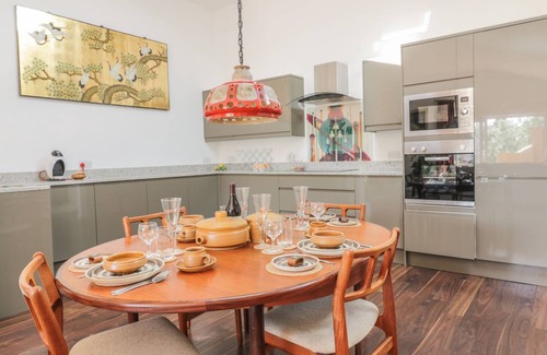Quintrell Downs House | CHY LAGEN HOS, family friendly, with open fire in Newquay