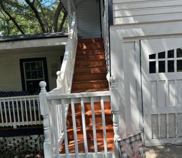 Laurel House | Cici's Guest House