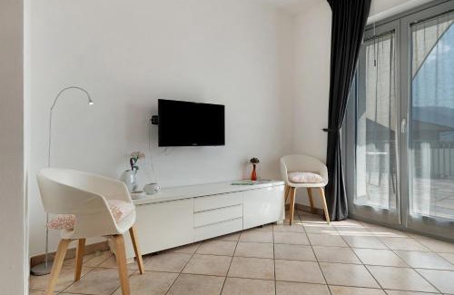 Dorsino Apartment | Ciclamino Superior Otto