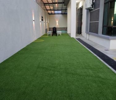 Bukit Rambai House | Cik Yam Homestay Pool, Melaka l For Malay Only