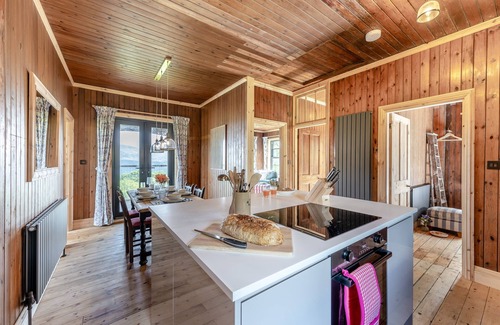 Barmouth House | Cilynys - Three Bedroom House, Sleeps 6