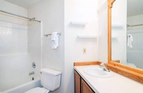 Telluride Hotel | Cimarron Lodge 51 by AvantStay | Ski-In/Ski-Out Property w/Two Hot Tubs!