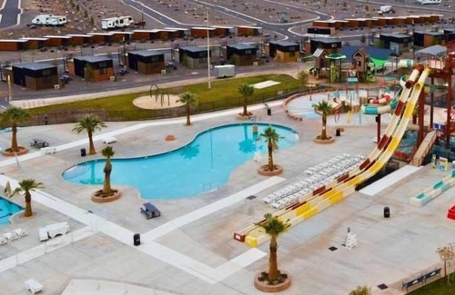 Hurricane Cabin | Cindy Glamping Cabin 1 Bedroom/1 Bath Efficiency - Studio Apartment for Short Stays