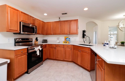 Tuscan Ridge House | Cinema Style Movie Room | Hot Tub | Sunny Pool | Disney