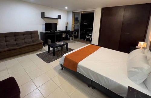 Manrique Apartment | Cinnamon 703 · Queen Bed, Fast-Wifi, Netflix, Balcony w/ view