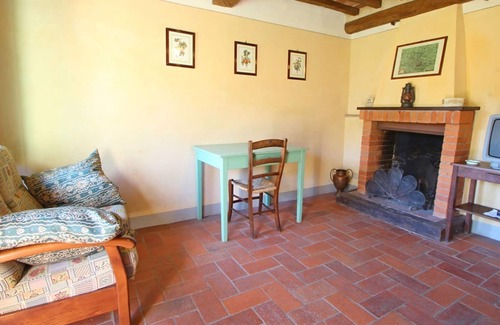 Lanciole House | Ciocche - Home for 5 People with Private Pool, Garden, surrounded by Nature