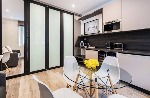 Temple Apartment | Circlelet Luxury Private Suite 1