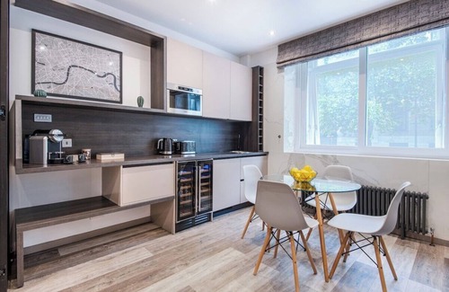 Temple Apartment | Circlelet Luxury Private Suite 1