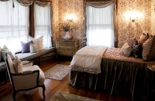 Saratoga Springs Bed & Breakfast | Circular Manor Bed and Breakfast