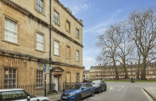Upper Town Apartment | Circus Heights - top floor Georgian elegance