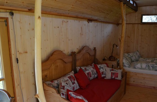 Waldbeuren Apartment | Circus wagon "Villa Abendrot" 1 living room/bedroom, max. 2 adults + 1 child