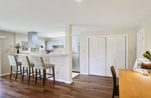 Sunset Apartment | Citified country and Close to Grand Coteau