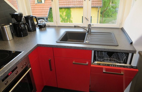 Schmoeckwitz Apartment | City and countryside, fully equipped apartment in the fisherman's house on the lake for 2