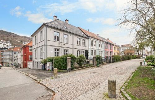 Nygard Apartment | City Apartment I Short Walk to Sights